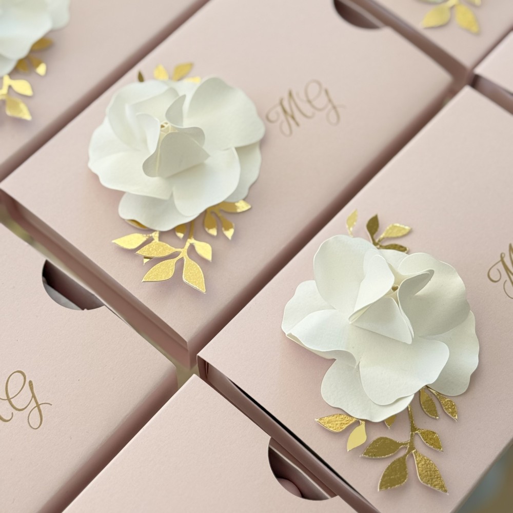 MatchBox 1016 con rosa in rilievo